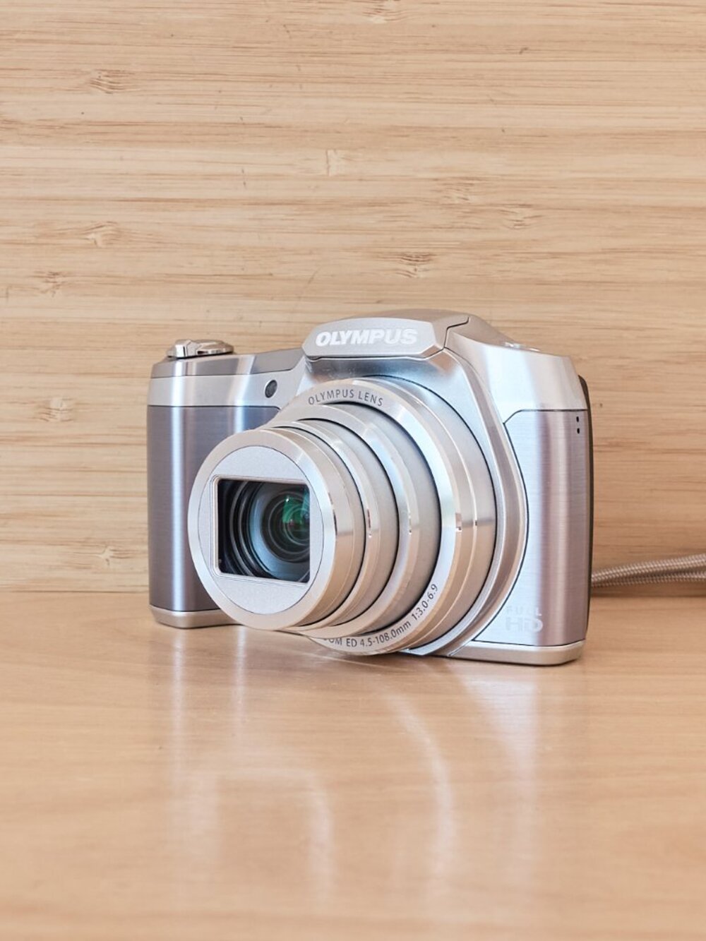 Olympus Stylus SZ16 iHS 16MP Digital Camera 24x Zoom Silver Vintage